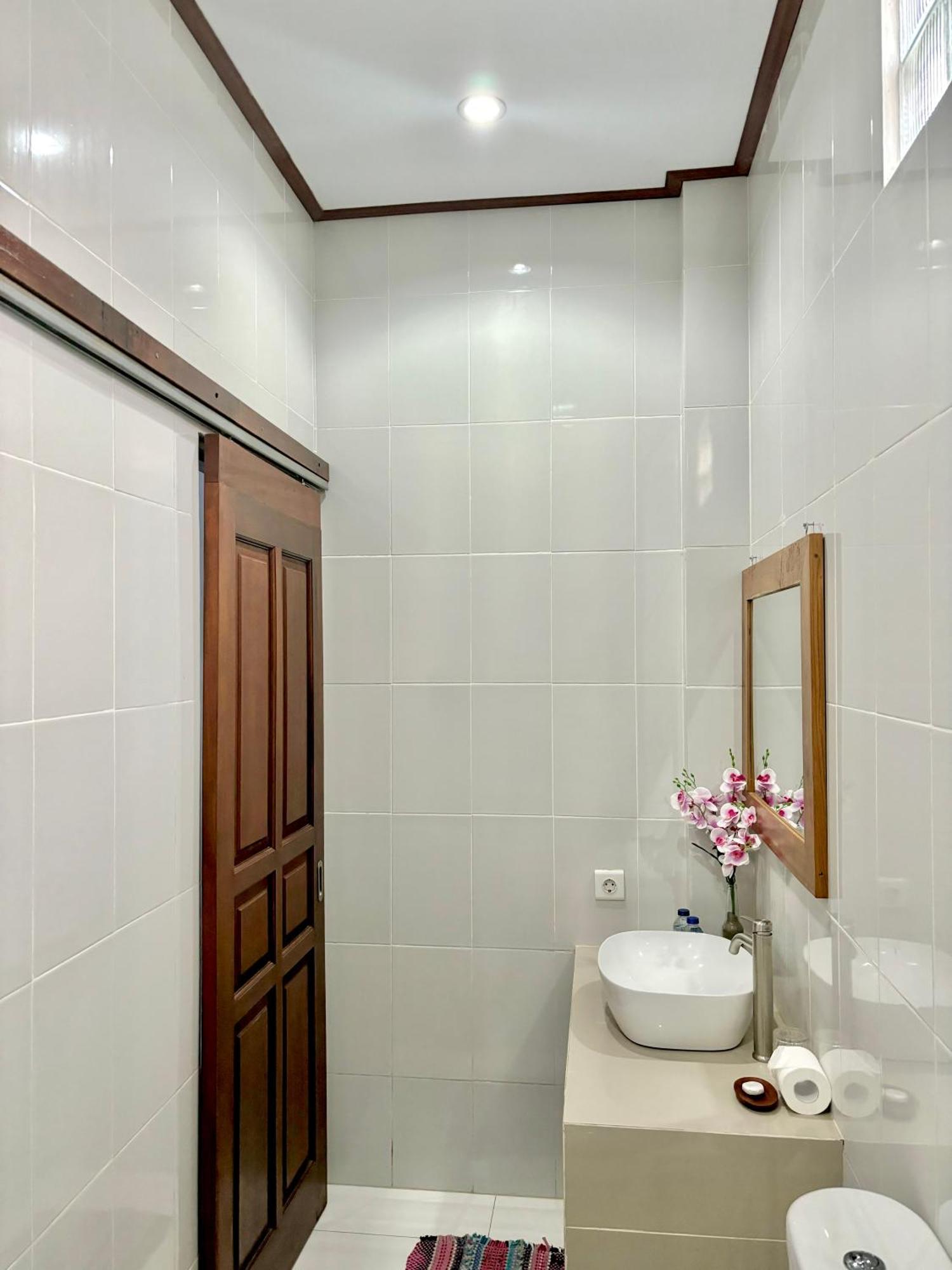 The Lima Home Stay In Canggu Exterior foto